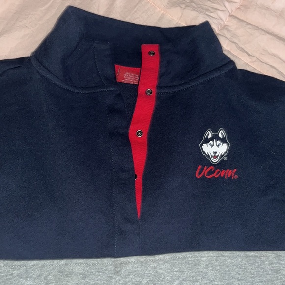 UConn Huskies Quarter Button Up - Picture 2 of 7